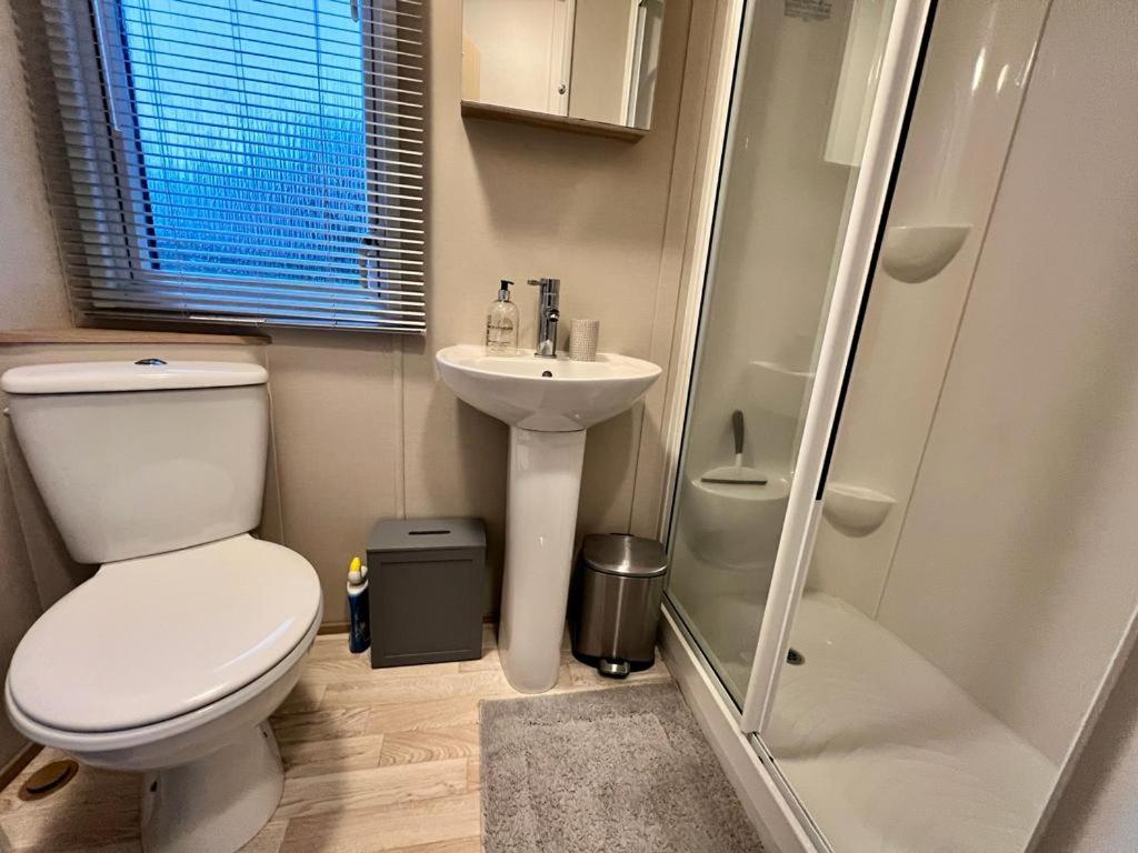 2 Bedroom Lakeview Lodge - Ensuite & Balcony Deck Carnforth Exterior foto