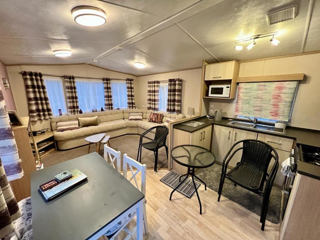 2 Bedroom Lakeview Lodge - Ensuite & Balcony Deck Carnforth Exterior foto